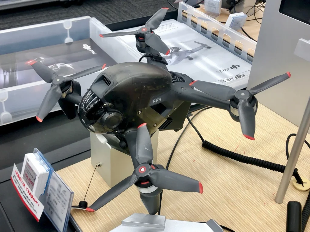 DJI FPV esposto in negozio